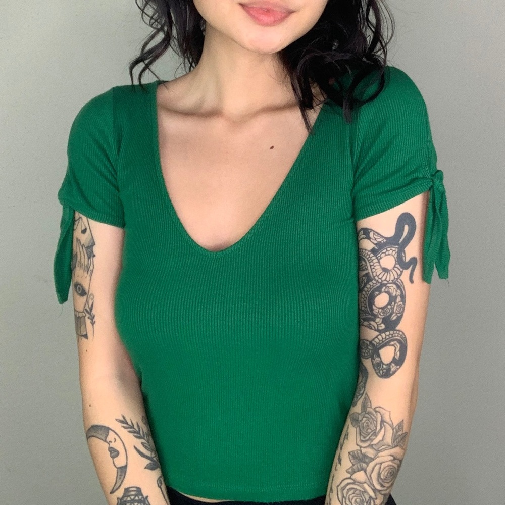 Forever21 Short Sleeve Crop Top